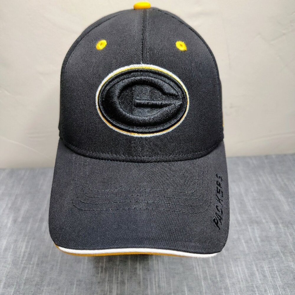 VINTAGE Green Bay‎ Packers Hat Cap Flexfit Black On Black Reebok NFL Throwback